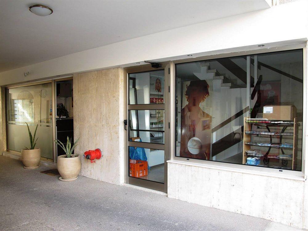 爱诺拉公寓酒店 拉纳卡 外观 照片