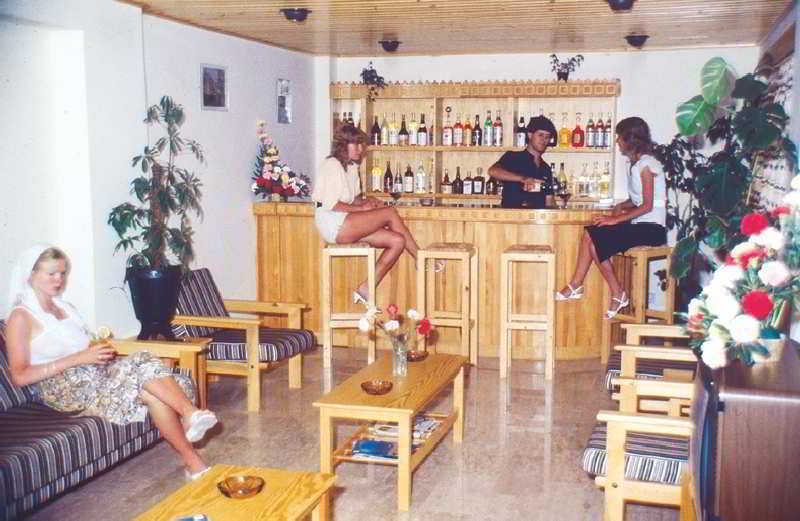 爱诺拉公寓酒店 拉纳卡 外观 照片